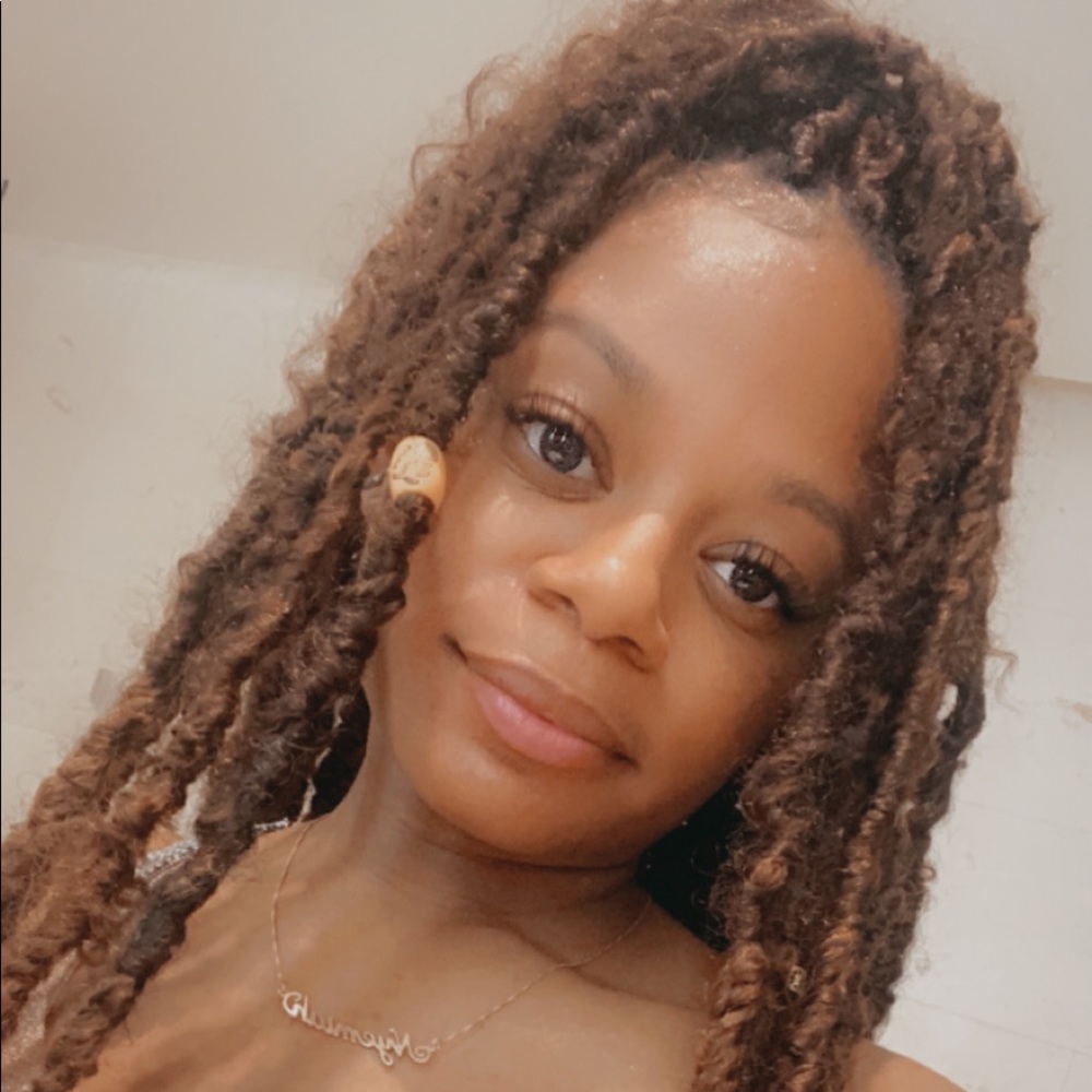 Meet your Posher, Nyemiah